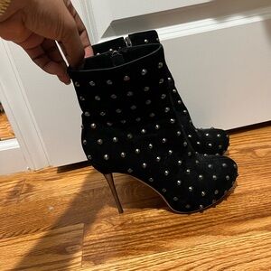 Suede Boots with spikes